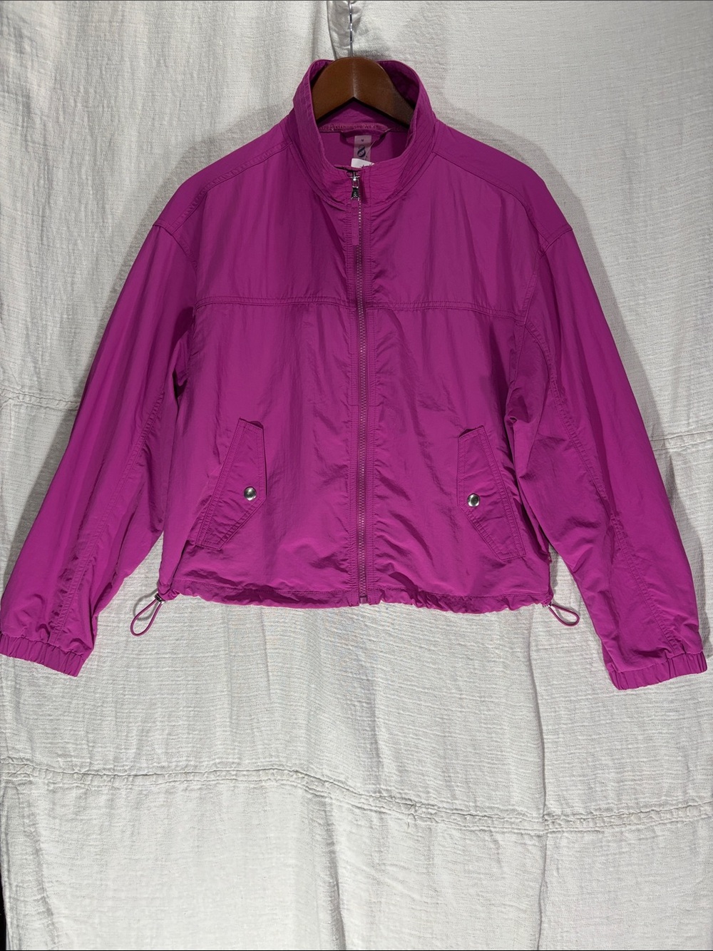 NWT Lou & Grey Fuchsia Zip-Front Windbreaker Jacket Size M Sport Utility